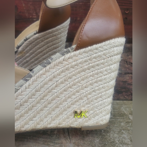 Michael Kors Wedge Sandals. - Picture 7 of 11